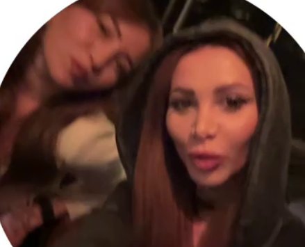 Клавдия Безверхова уехала к маме, убегая от обидчиков из Дома 2 Клавдия Безверхова уехала к маме, убегая от обидчиков из Дома 2