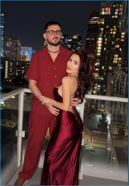 У Андрея Шабарина счастливая жена и хорошая жизнь с Розалией Райсон У Андрея Шабарина счастливая жена и хорошая жизнь с Розалией Райсон