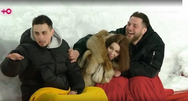 Руслан Асланов извинился перед родителями Дарья Виноградовой, которую сравнил с корками от пиццы Руслан Асланов извинился перед родителями Дарья Виноградовой, которую сравнил с корками от пиццы