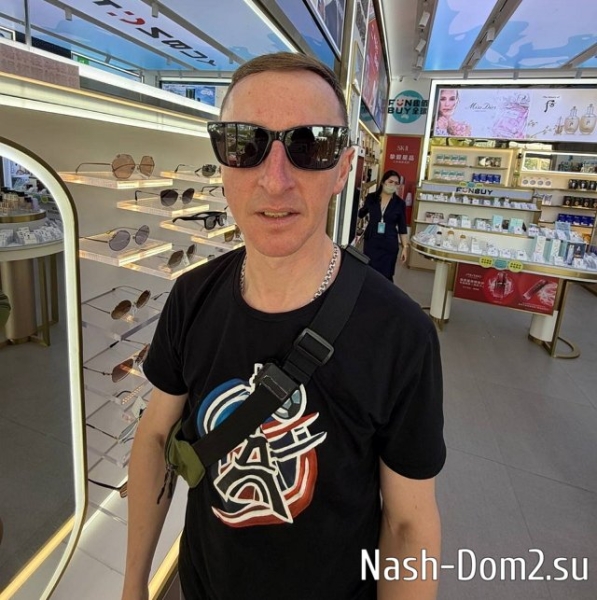 Никита Гуранда с Аликом «отрываются по полной» в Китае Никита Гуранда с Аликом «отрываются по полной» в Китае