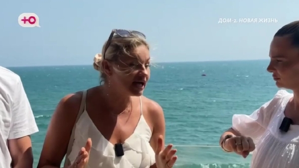 Элина Рахимова рассказала о плюсах и минусах жизни в Китае Элина Рахимова рассказала о плюсах и минусах жизни в Китае