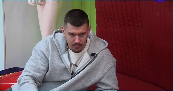 Провокатор Ксения Нечаева попыталась столкнуть лбами Степана Карпова и Рудольфа Мелкумяна Провокатор Ксения Нечаева попыталась столкнуть лбами Степана Карпова и Рудольфа Мелкумяна