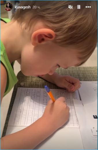 Клавдия Безверхова рассказала, как долго с нею останется сын Роберт на поляне Клавдия Безверхова рассказала, как долго с нею останется сын Роберт на поляне