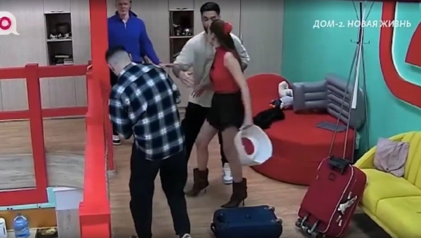 Тигран Салибеков не понимает, почему зрители Дома 2 поддерживают Степана Карпова Тигран Салибеков не понимает, почему зрители Дома 2 поддерживают Степана Карпова