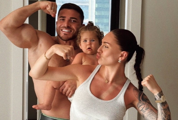 Роман Капаклы заметил, что его дочь начала проявлять характер Роман Капаклы заметил, что его дочь начала проявлять характер