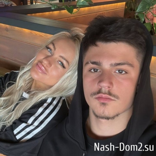 Элина Рахимова выкинула в море «предложение Никиты Гуранда» Элина Рахимова выкинула в море «предложение Никиты Гуранда»