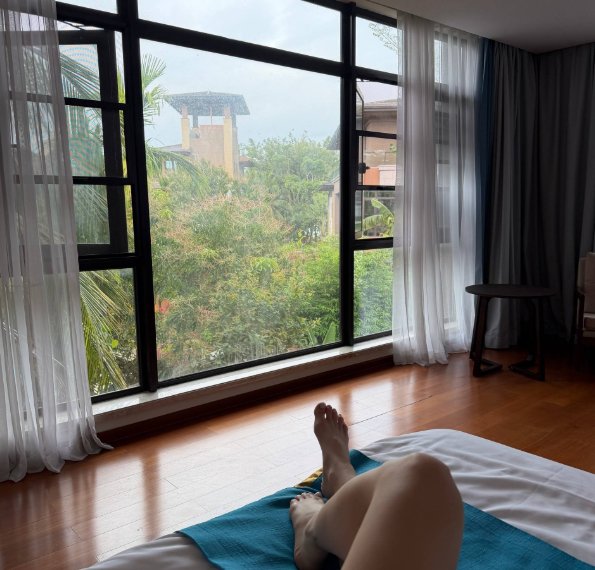 В китайском домике Никиту Гуранду и Элину Рахимову заселили в одну комнату? В китайском домике Никиту Гуранду и Элину Рахимову заселили в одну комнату?