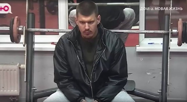 Фанаты Юлии Колисниченко подбивают Степана Карпова подраться с Тиграном Салибековым Фанаты Юлии Колисниченко подбивают Степана Карпова подраться с Тиграном Салибековым