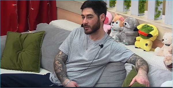 Тигран Салибеков считает виновницей кризиса в семье свою жену Викторию Тигран Салибеков считает виновницей кризиса в семье свою жену Викторию