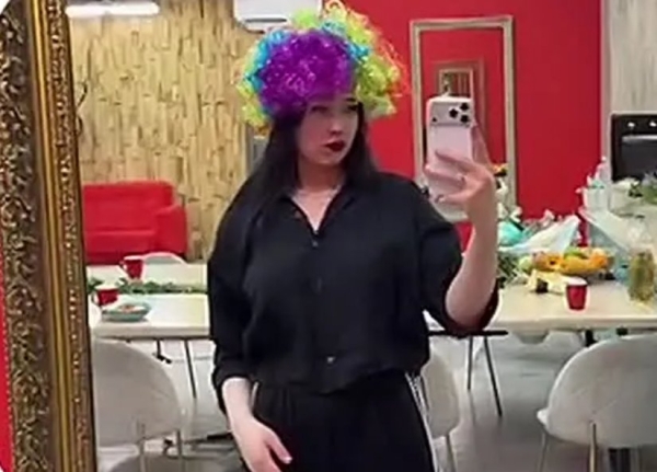 Дарье Виноградовой испортили платье Дарье Виноградовой испортили платье