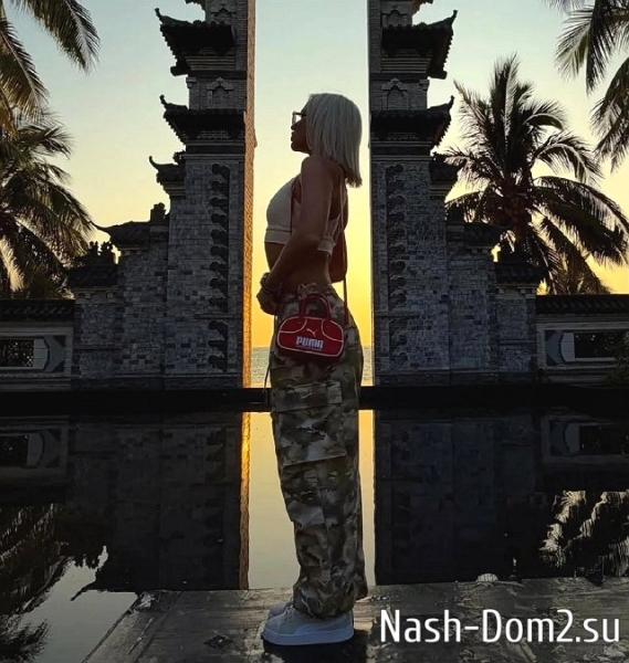 Руслан Асланов слишком рано стал троллит Элину Рахимову Руслан Асланов слишком рано стал троллит Элину Рахимову