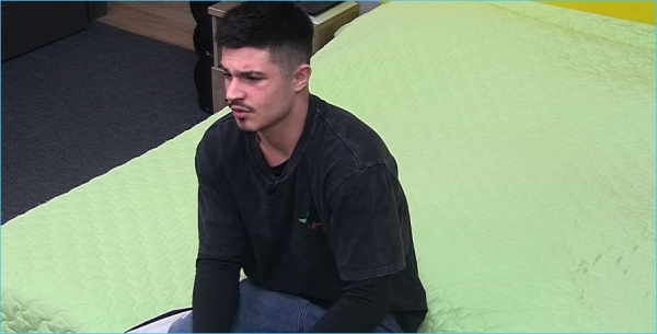 Выяснилось, почему зрители осудили Никиту Гуранду за согласие лететь в Китай Выяснилось, почему зрители осудили Никиту Гуранду за согласие лететь в Китай