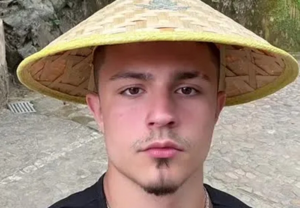 Загулявших Гуранду и Веронику Гракович оставили ночевать на улице Загулявших Гуранду и Веронику Гракович оставили ночевать на улице