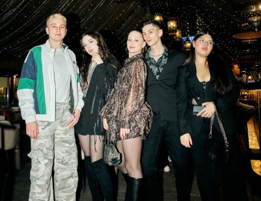 Артём Гавришов скучает по Веронике Гракович и видит вокруг врагов Артём Гавришов скучает по Веронике Гракович и видит вокруг врагов