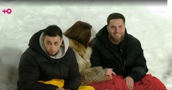 Нарастает конфликт между китайской площадкой и Поляной Дома 2 Нарастает конфликт между китайской площадкой и Поляной Дома 2