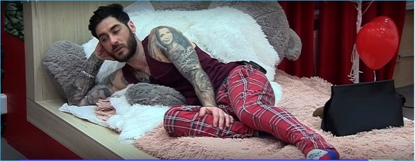 Тигран Салибеков признался, что не доверяет своей жене Виктории Тигран Салибеков признался, что не доверяет своей жене Виктории