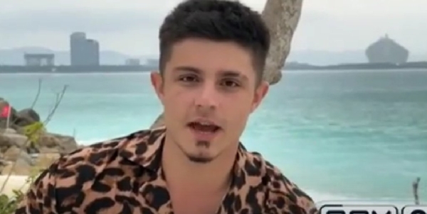 Новый кастинг? Никита Гуранда пригласил в Китай своих поклонниц Новый кастинг? Никита Гуранда пригласил в Китай своих поклонниц