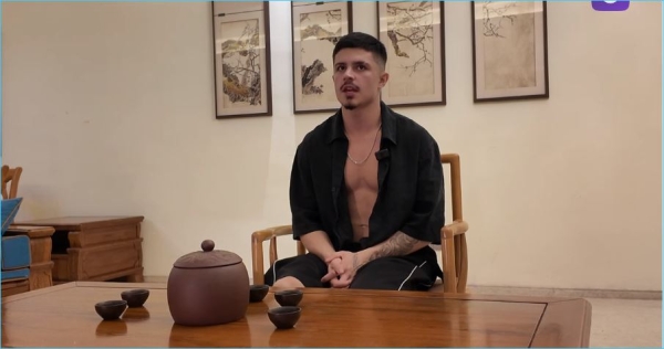 Альберт Гракович продолжает удивлять Никиту Гуранду Альберт Гракович продолжает удивлять Никиту Гуранду