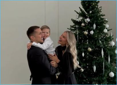 Семье Федора Стрелкова и Аниты Кобелевой исполнилось 4 года Семье Федора Стрелкова и Аниты Кобелевой исполнилось 4 года