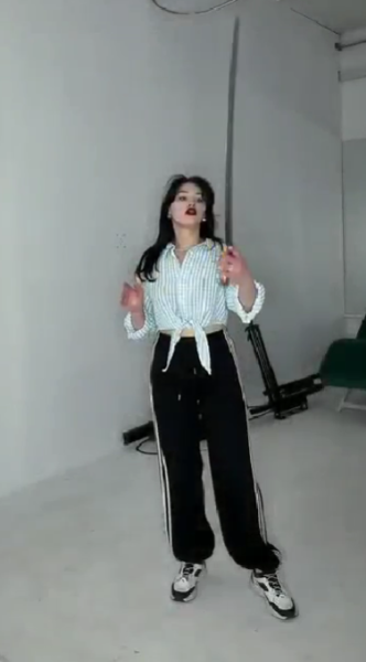 Даша Виноградова ждёт своего казачка Даша Виноградова ждёт своего казачка