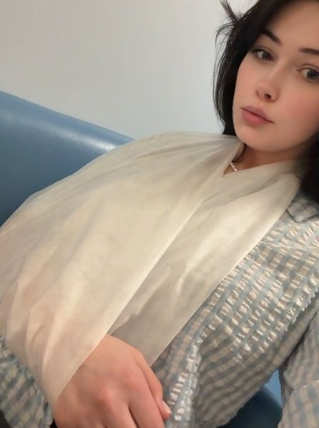 Не только Балан, но и Дарья Виноградова пострадала на Поляне Дома 2 Не только Балан, но и Дарья Виноградова пострадала на Поляне Дома 2