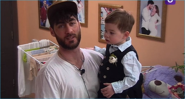 Тигран Салибеков прикрылся женой и ребенком в борьбе с новичками Дома 2 Тигран Салибеков прикрылся женой и ребенком в борьбе с новичками Дома 2