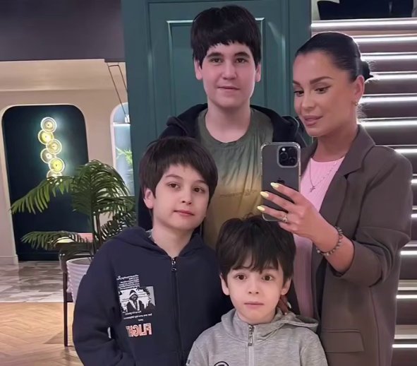 Юлия Колисниченко воспитывает в детях братство и кровную привязанность Юлия Колисниченко воспитывает в детях братство и кровную привязанность