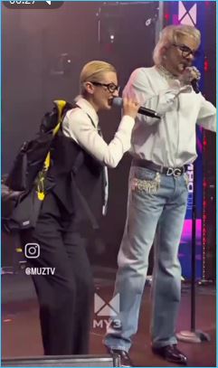 Марго Овсянникова получила премию «Прорыв года», Филипп Киркоров доволен Марго Овсянникова получила премию «Прорыв года», Филипп Киркоров доволен