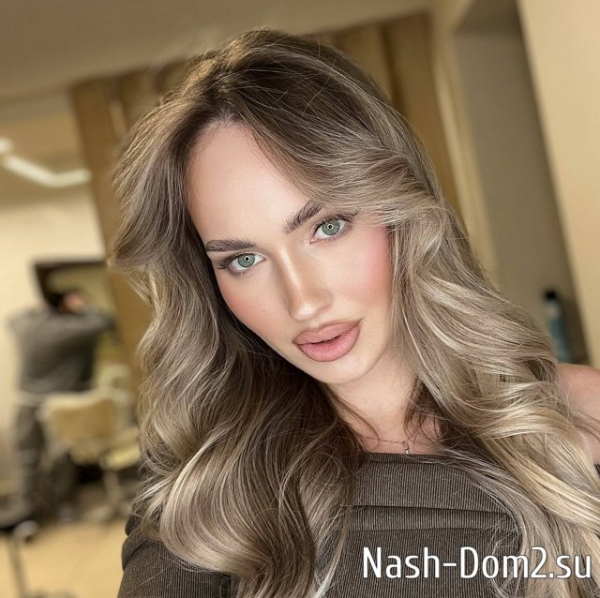 Виктория Салибекова ищет решение семейных проблем в храме Виктория Салибекова ищет решение семейных проблем в храме