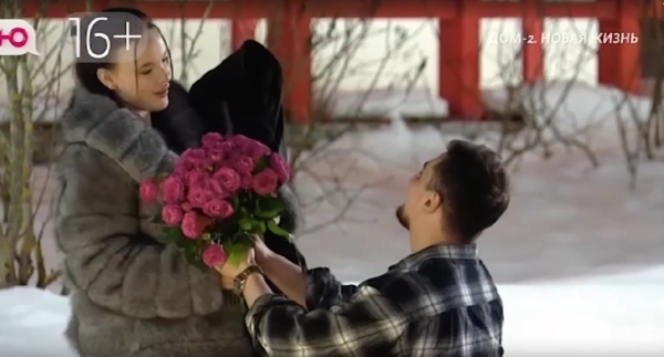 Руслан Асланов считает неудовлетворенную Карину Тетуеву бревном Руслан Асланов считает неудовлетворенную Карину Тетуеву бревном