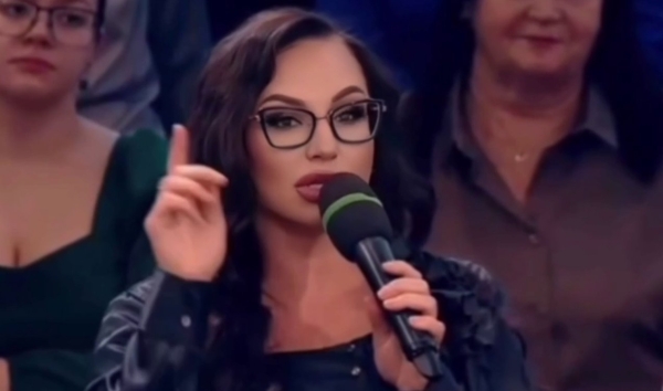 Светлана Прель считает, что Руслан Асланов снизил самооценку Карины Тетуевой Светлана Прель считает, что Руслан Асланов снизил самооценку Карины Тетуевой