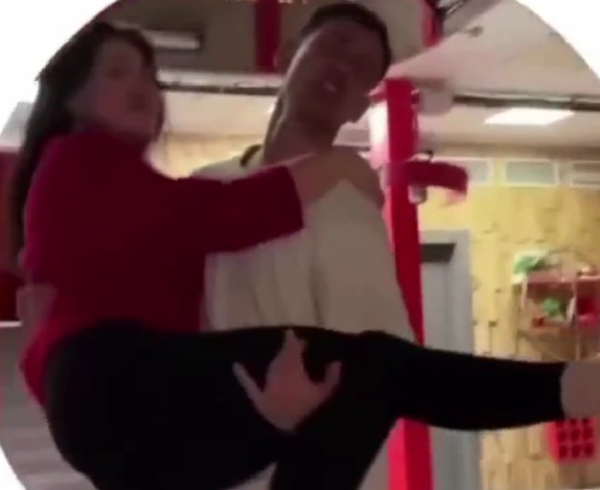 Роман Кузин вернулся на Дом 2 и сразу влюбился Роман Кузин вернулся на Дом 2 и сразу влюбился