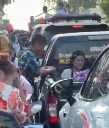 Элина Рахимова весело отмечает Новый год в Таиланде Элина Рахимова весело отмечает Новый год в Таиланде