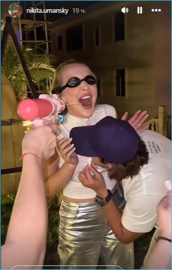 Никита Уманский оказался в Китае в гостях у Жени и Насти Ромашовых Никита Уманский оказался в Китае в гостях у Жени и Насти Ромашовых