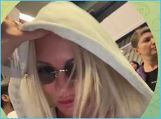 Элина Рахимова все-таки улетела на отдых и будет ждать брата Элина Рахимова все-таки улетела на отдых и будет ждать брата