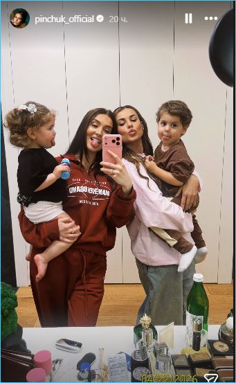 Ирина Пинчук гордится успехом своей новой песни, встретившись с Татьяной Мусульбес Ирина Пинчук гордится успехом своей новой песни, встретившись с Татьяной Мусульбес