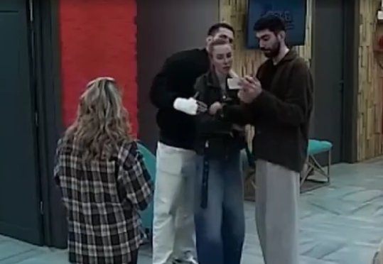 Виктория Салибекова проголосовала против своего друга Рудольфа Виктория Салибекова проголосовала против своего друга Рудольфа