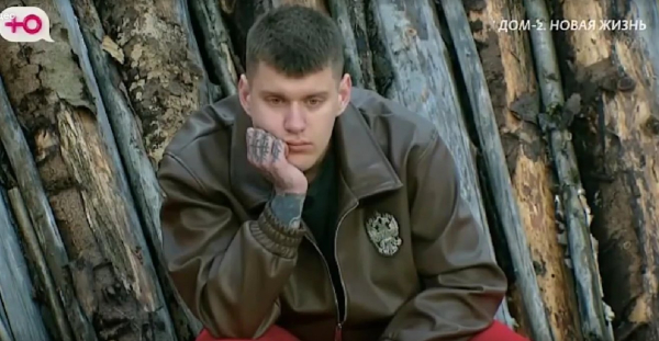 Никита Утенков поддерживает Стёпу Карпова, который решил остаться в Москве Никита Утенков поддерживает Стёпу Карпова, который решил остаться в Москве