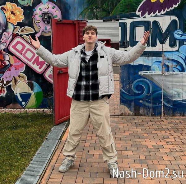 Евгений Сидоров превратился на проекте в «недовольную свекровь» Евгений Сидоров превратился на проекте в «недовольную свекровь»