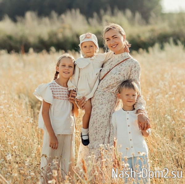 Мария Круглыхина перестала скрывать свою 4-ю беременность Мария Круглыхина перестала скрывать свою 4-ю беременность