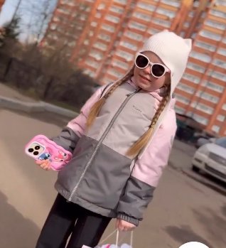 Алексей Безус нашел время навестить дочь Афину с дочкой Мией Алексей Безус нашел время навестить дочь Афину с дочкой Мией