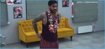 В сети высмеяли попытку Тиграна Салибекова повторить танец Степана Карпова с его женой В сети высмеяли попытку Тиграна Салибекова повторить танец Степана Карпова с его женой