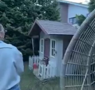 Роман Капаклы и Татьяна Мусульбес купили дом в Московской области Роман Капаклы и Татьяна Мусульбес купили дом в Московской области