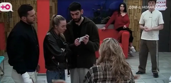 Нонна Щукина устроила потасовку с Алиной Хадзиевой Нонна Щукина устроила потасовку с Алиной Хадзиевой