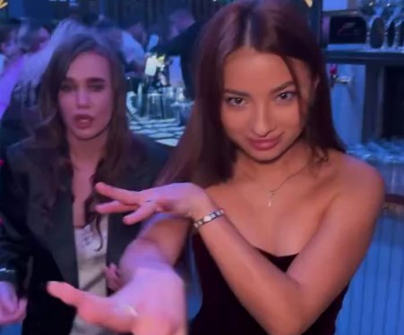 Зрители Дома 2 заметили флирт Гуранды и Квашниковой на встрече бывших участников проекта Зрители Дома 2 заметили флирт Гуранды и Квашниковой на встрече бывших участников проекта