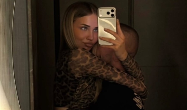 Анна Самонина летит в Узбекистан, везёт дочь к Максиму Евстропову Анна Самонина летит в Узбекистан, везёт дочь к Максиму Евстропову