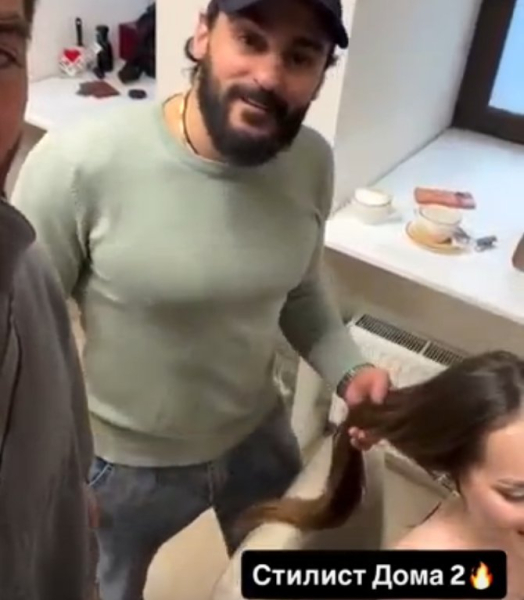 Зрители Дома 2 считают, что Тигран Салибеков начал контролировать жену Викторию Зрители Дома 2 считают, что Тигран Салибеков начал контролировать жену Викторию