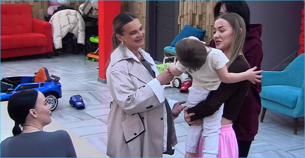 Яна Фиткевич поделилась своей подготовкой к родам с участниками Дома 2 Яна Фиткевич поделилась своей подготовкой к родам с участниками Дома 2