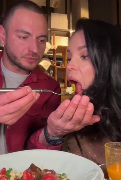 Юлия Колисниченко собирается родить Константину Волгину двоих детей Юлия Колисниченко собирается родить Константину Волгину двоих детей