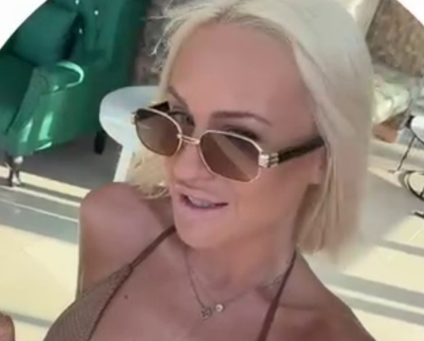 Элина Рахимова рассказала, за что её оштрафовали в Таиланде Элина Рахимова рассказала, за что её оштрафовали в Таиланде